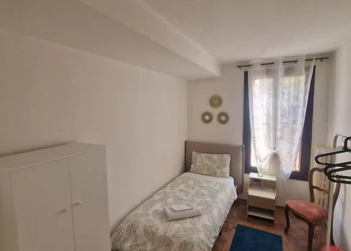 Private In Rialto Pensión *