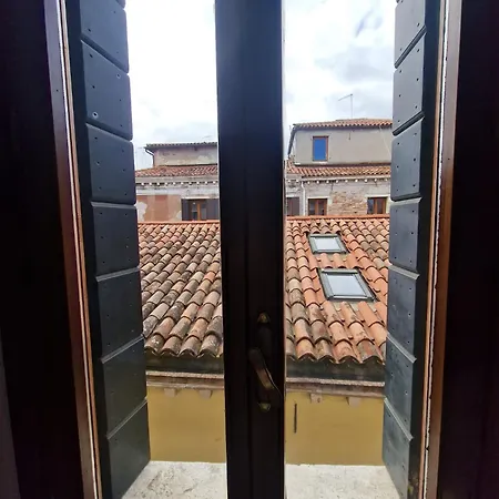 Private In Rialto